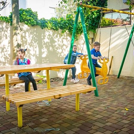 ホテル Olimp Tayirove エクステリア 写真